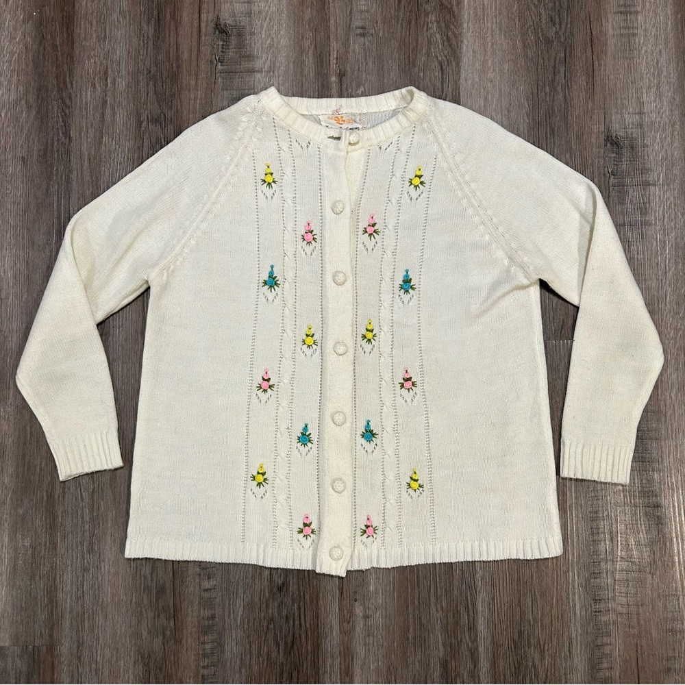 Vintage Hudson’s Bay Company Cottagecore Floral Embroidered Cardigan Sz Large - Picture 2 of 12